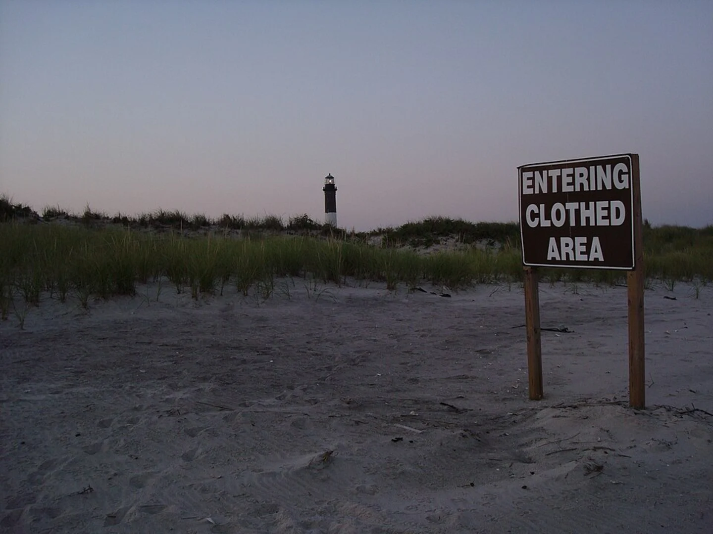 An image depicting the trail Robert Moses State Park and its surrounding area.