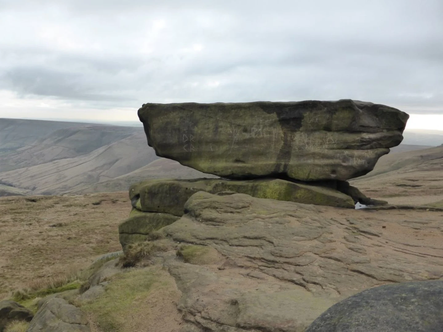 An image depicting the trail Fox Holes and Edale Head via Pennine Way and its surrounding area.
