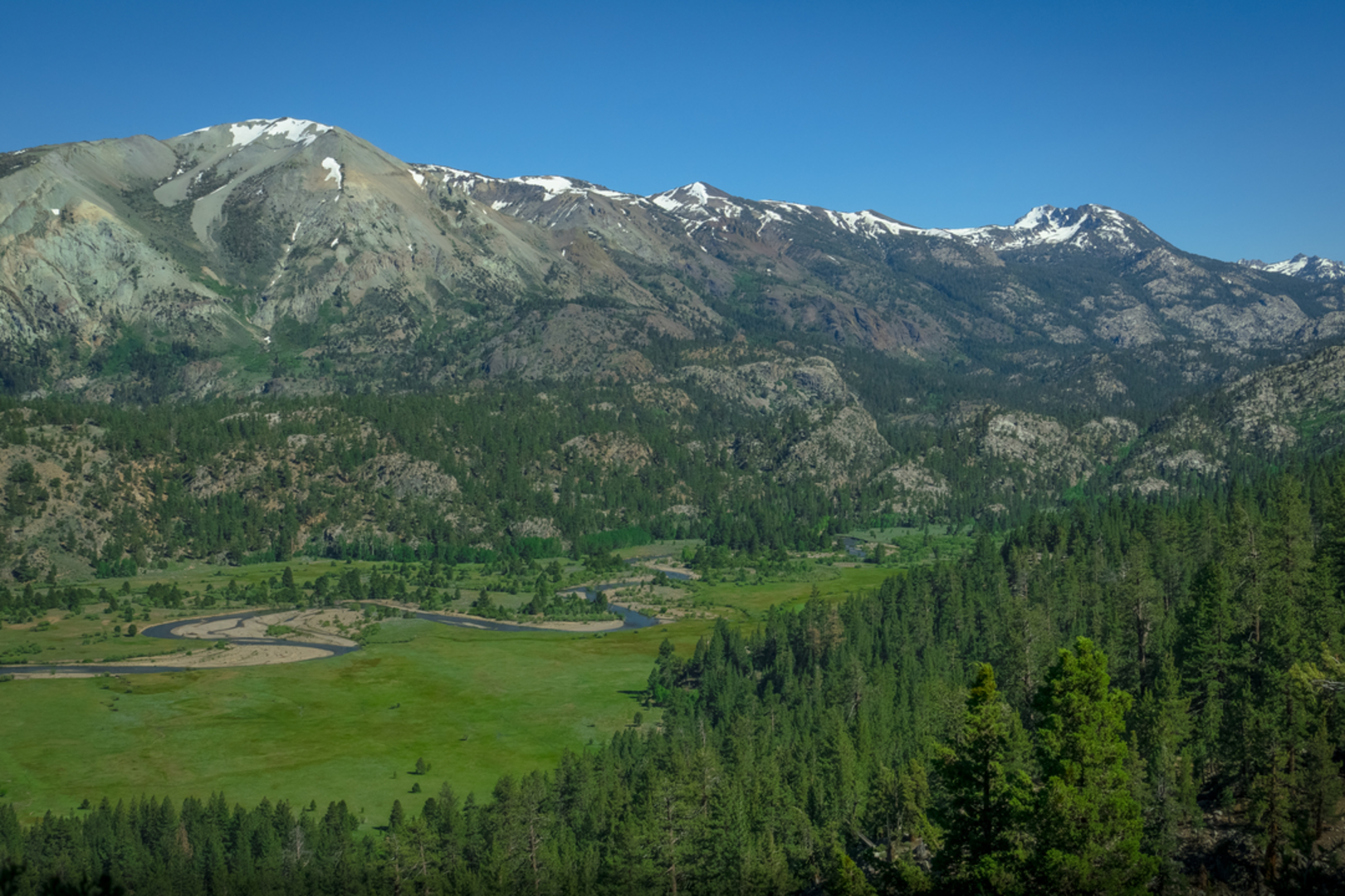 An image depicting the trail Fremont Lake via Roosevelt Lake and Lane Lake Trail and its surrounding area.