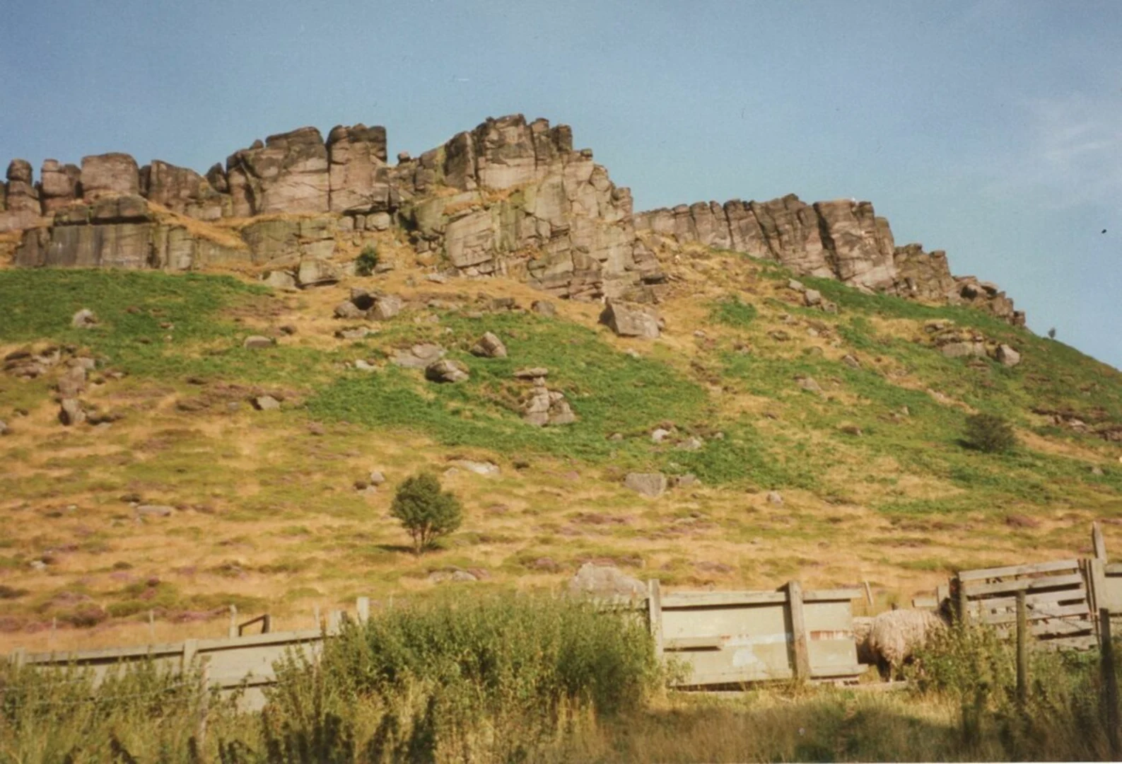 An image depicting the trail Hen Cloud Loop and its surrounding area.