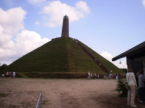 Wakkenburg, De Franse Put and Pyramide van Austerlitz Loop
