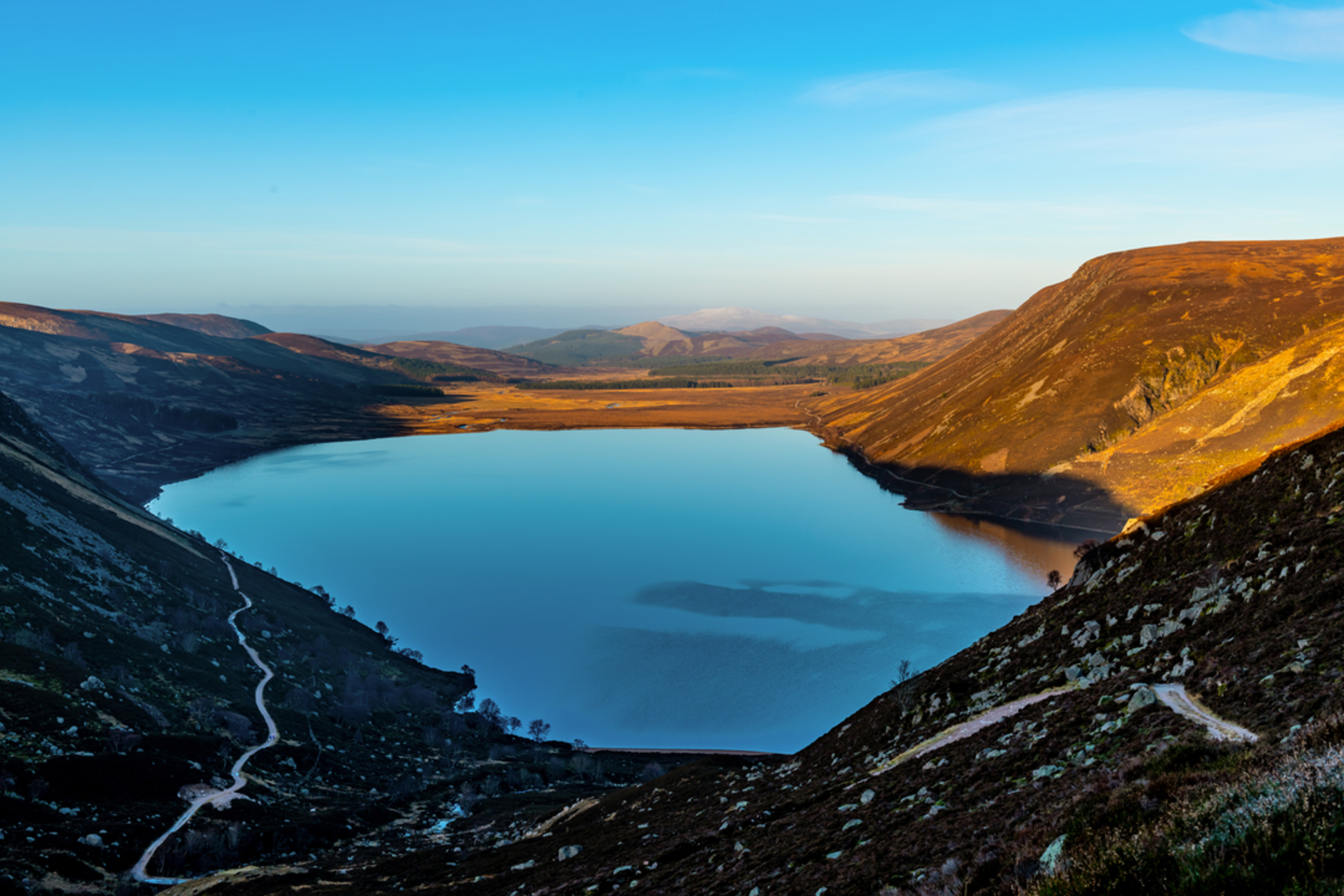 An image depicting the trail Broad Cairn from Spittal of Glenmuick and its surrounding area.