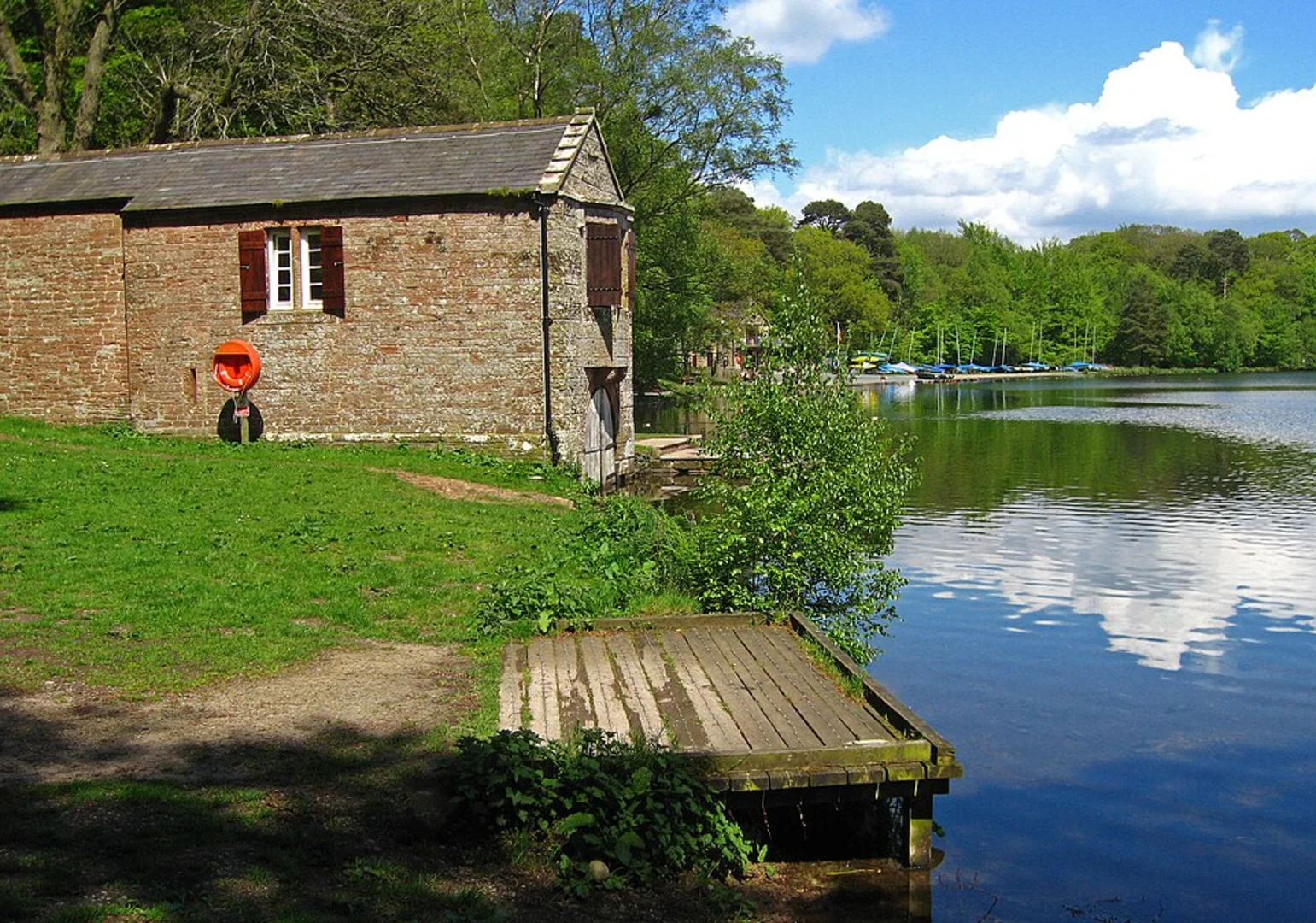 An image depicting the trail Talking Tarn and Rowanbank Wood via Black Path and its surrounding area.