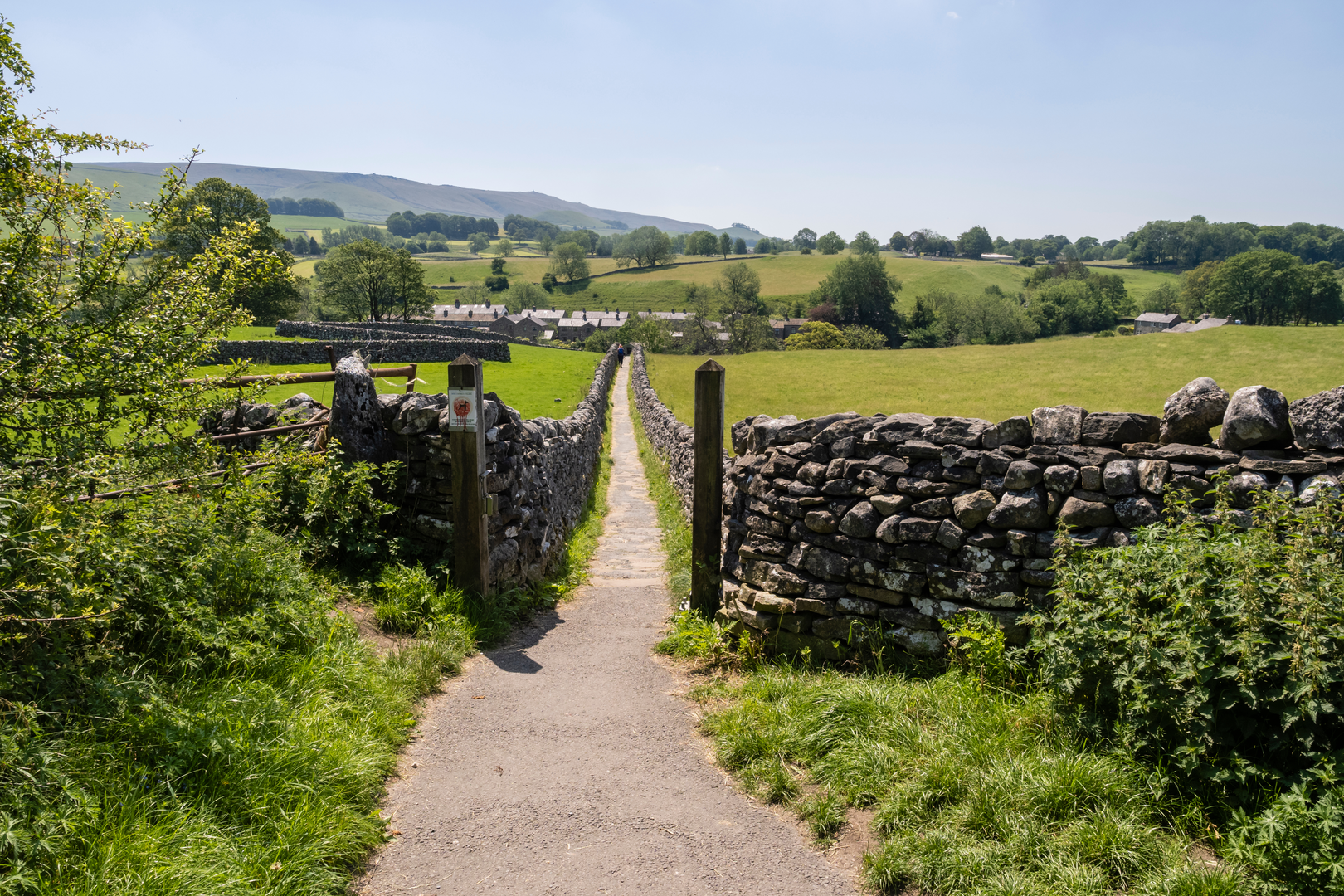 An image depicting the trail Ingleton to Grassington via Pennine Way and its surrounding area.
