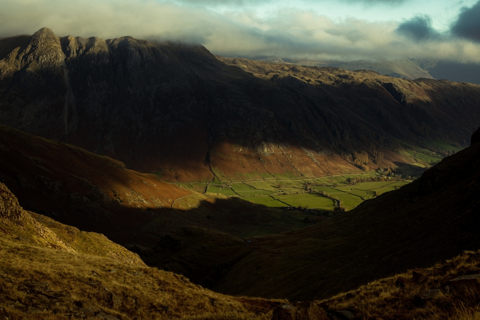 An image depicting the trail Pike of Stickle and its surrounding area.