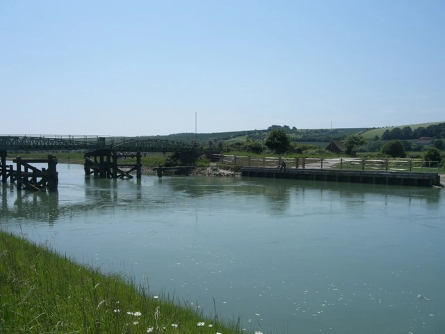 An image depicting the trail River Ouse Loop via Sussex Ouse Valley Way and its surrounding area.