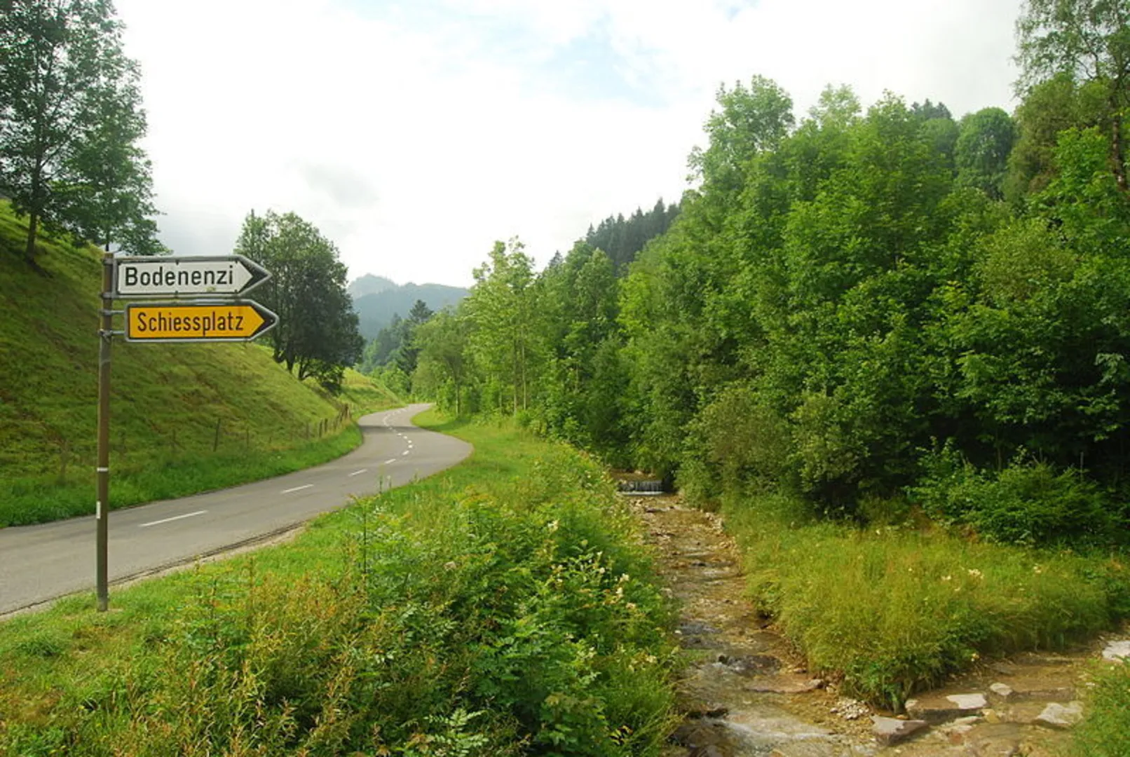 An image depicting the trail Luthern Bad - Luthern and its surrounding area.