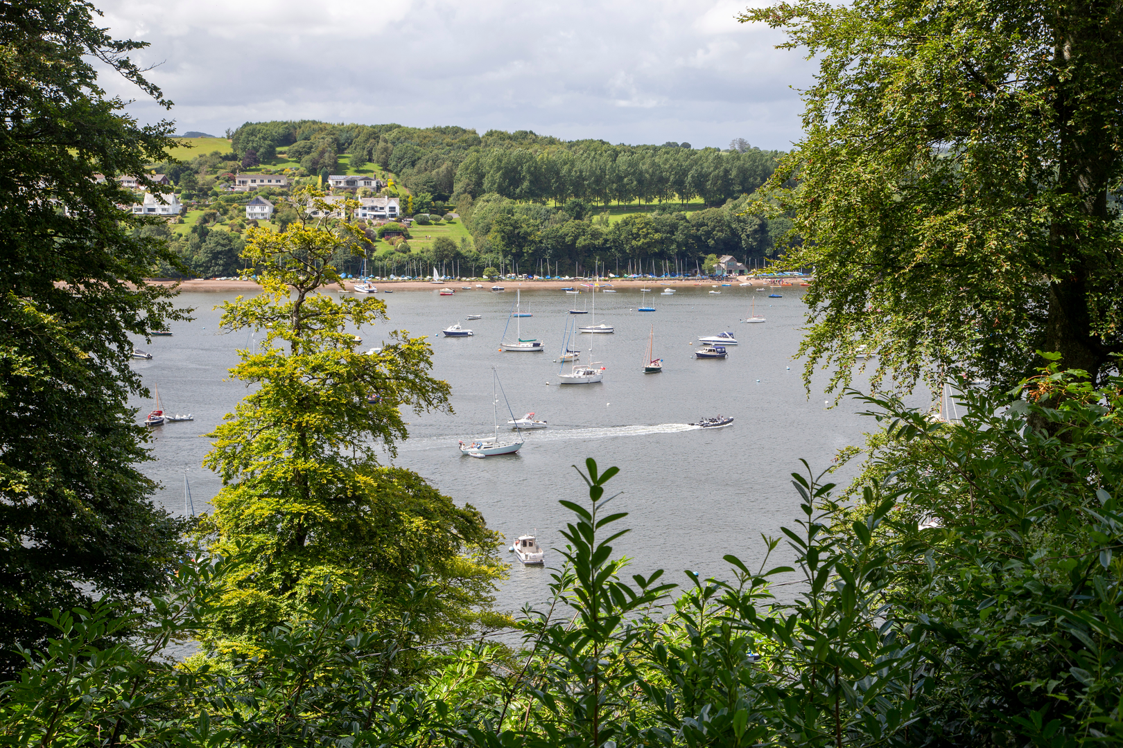 An image depicting the trail Dartmouth Greenway Round Walk and its surrounding area.