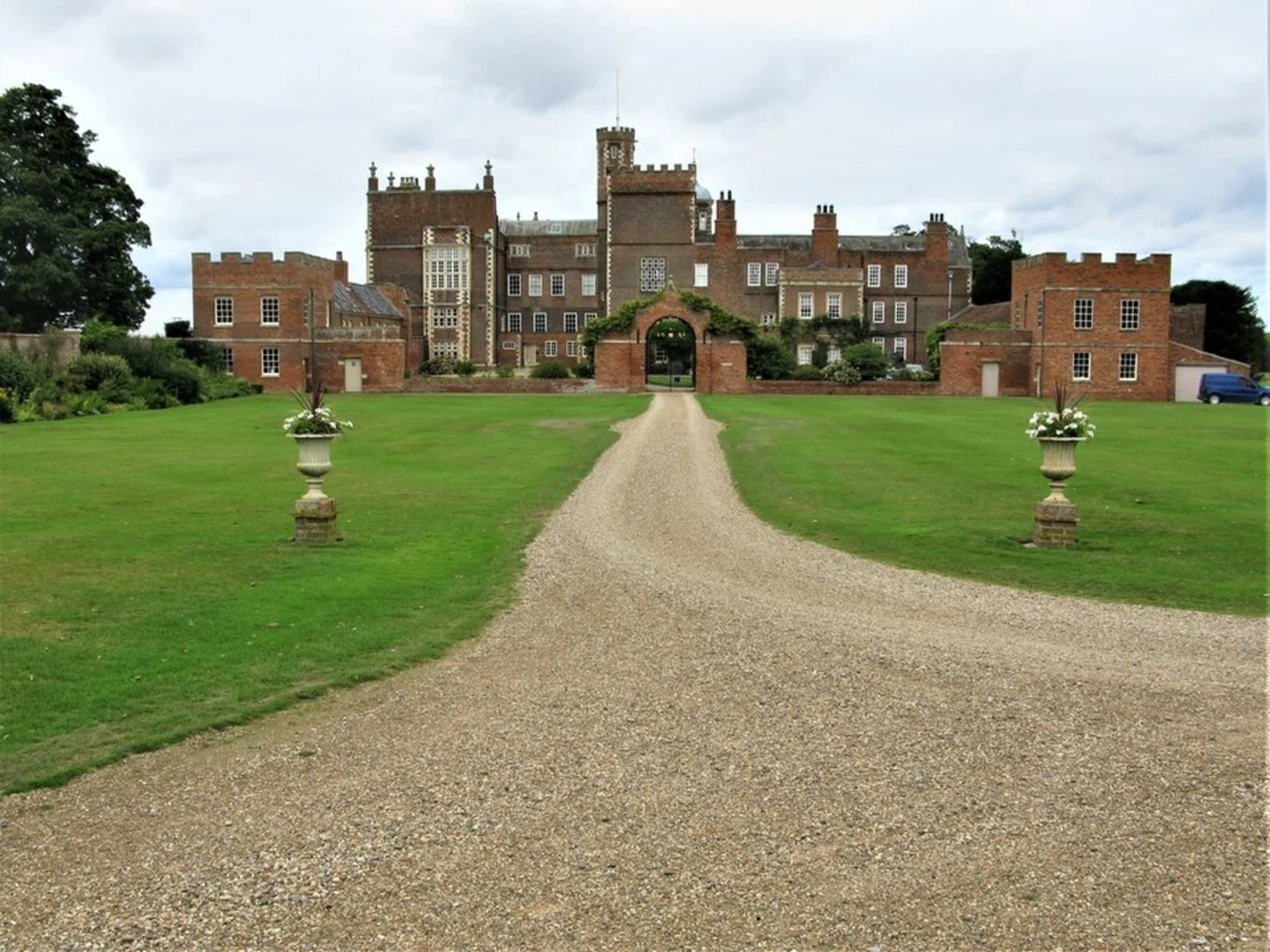 An image depicting the trail Burton Constable and its surrounding area.