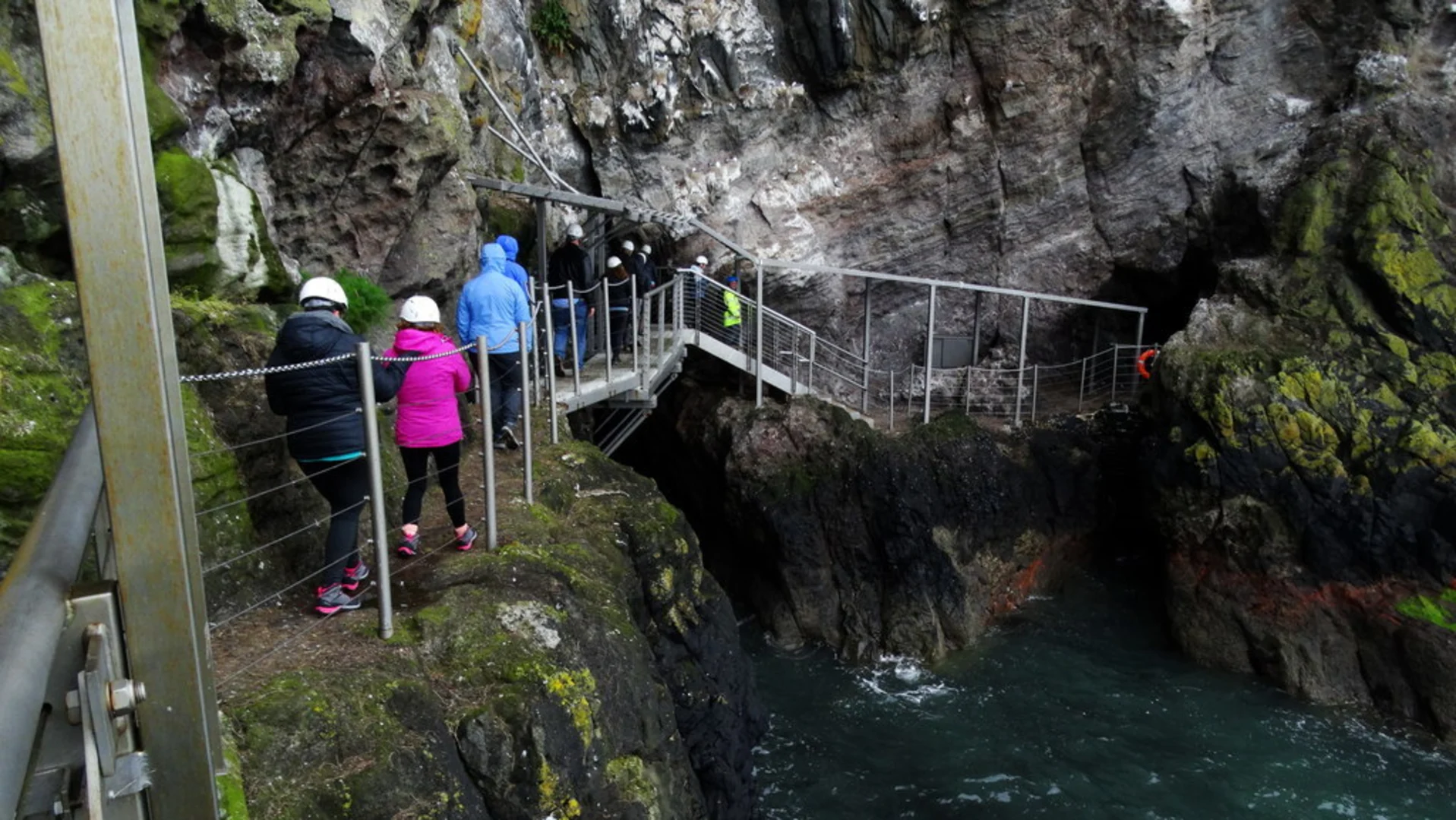 An image depicting the trail Gobbins Cliff Path and its surrounding area.