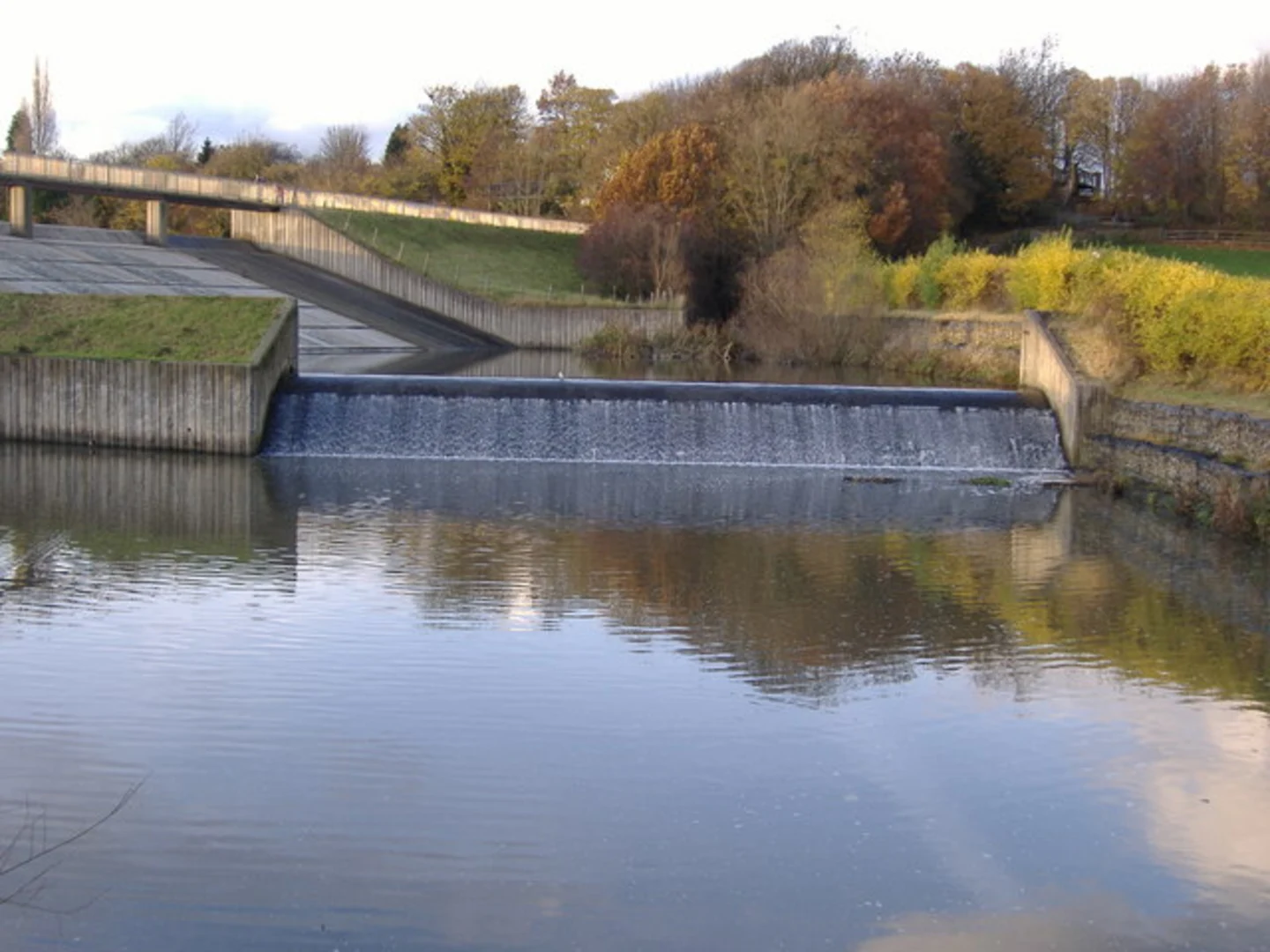 An image depicting the trail Worsbrough Reservoir and Worsbrough Country Park from Silkstone Common and its surrounding area.