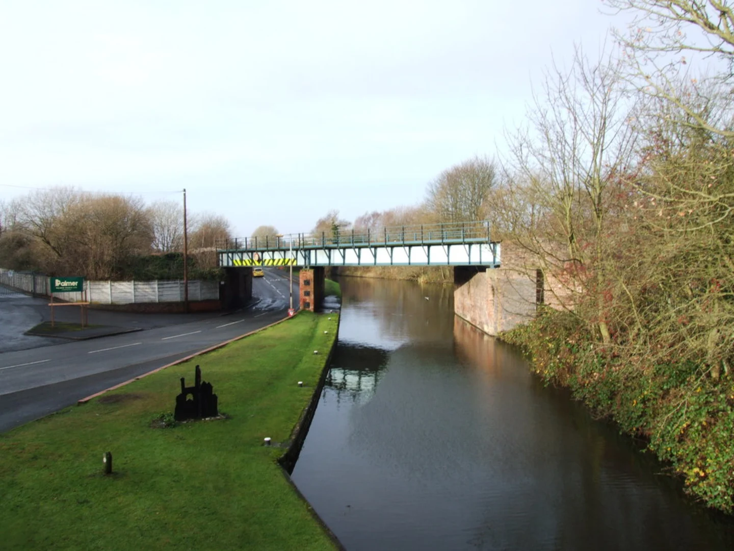 An image depicting the trail Dudley no 2 Canal Walk - Blow Cold Bank and its surrounding area.