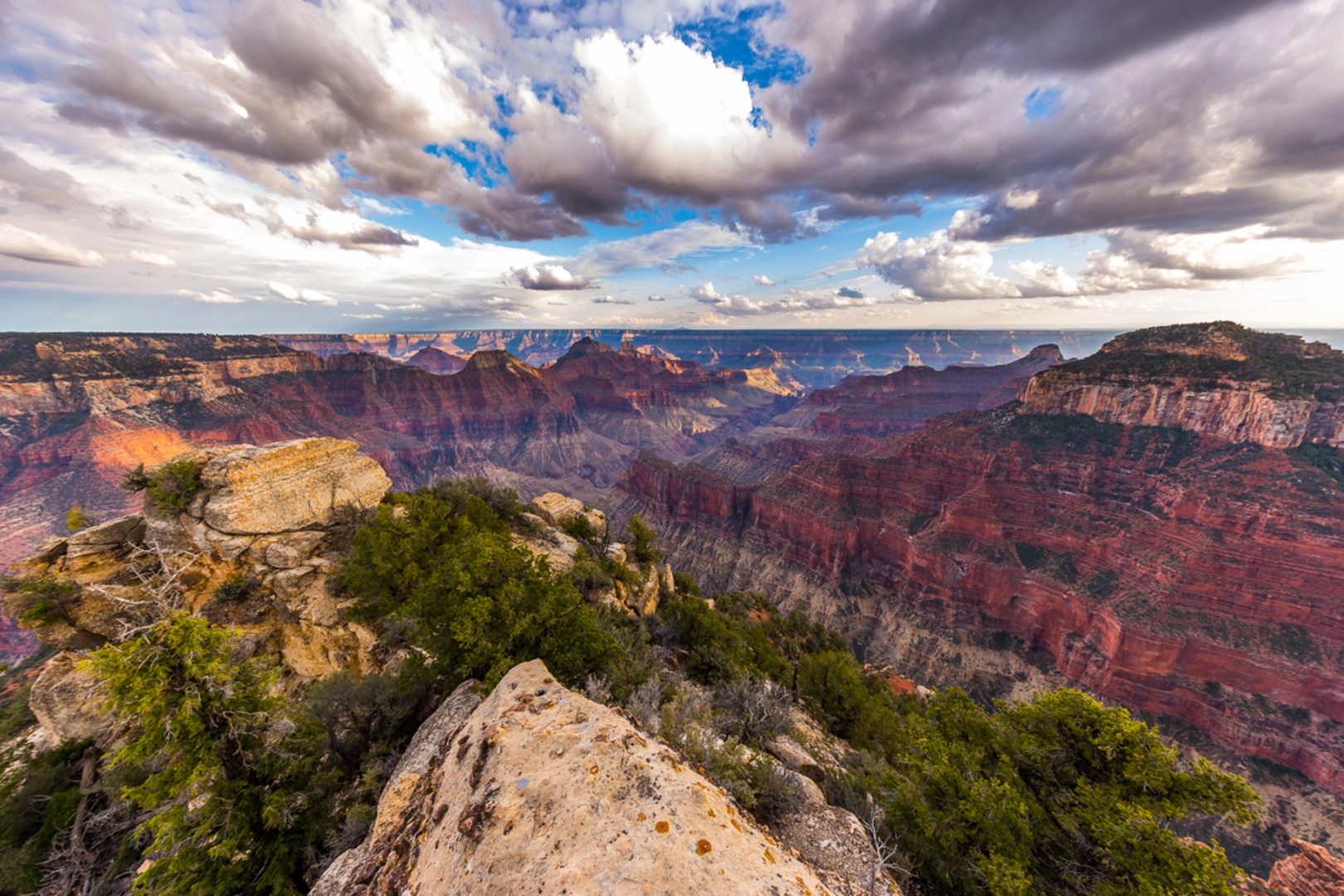 An image depicting the trail North Kaibab Trail and its surrounding area.