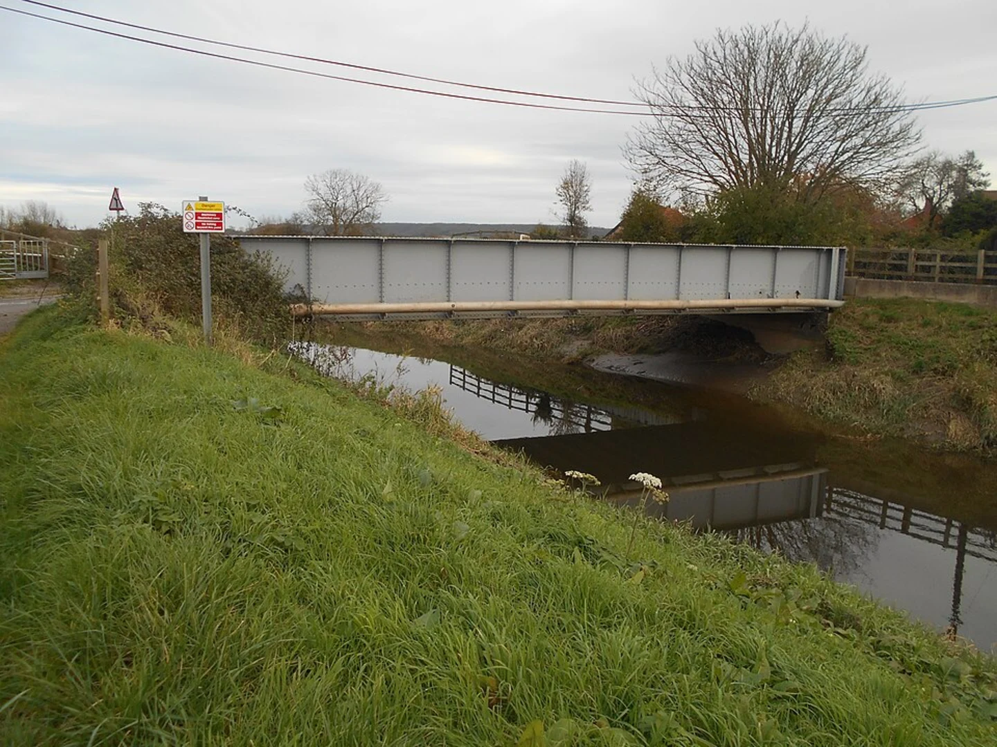 An image depicting the trail Stoke St Gregory to Bridgewater Walk via River Parrett and its surrounding area.