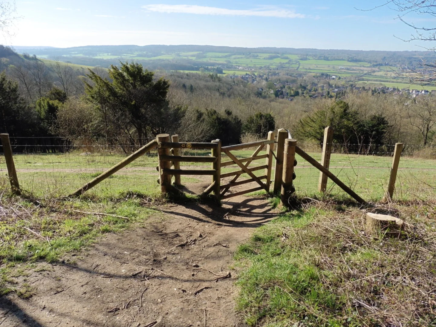 An image depicting the trail Kemsing Down Nature Reserve Loop and its surrounding area.
