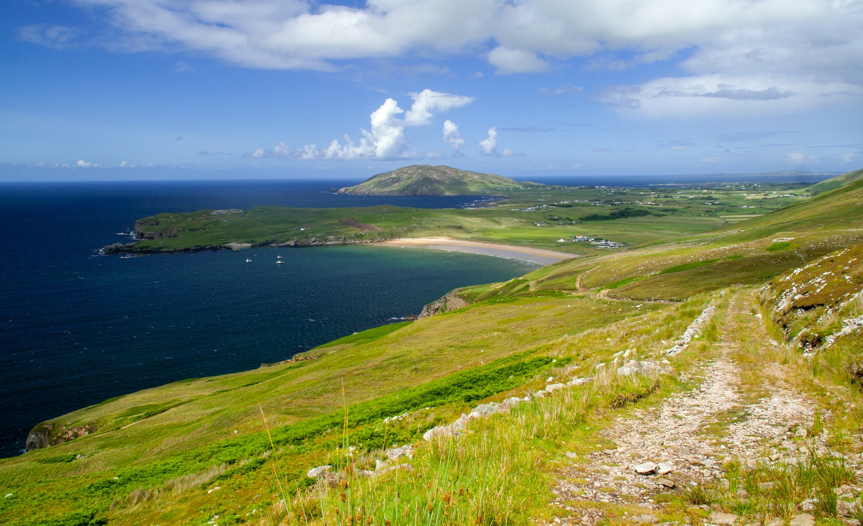 An image depicting the trail Urris Lakes Loop and its surrounding area.