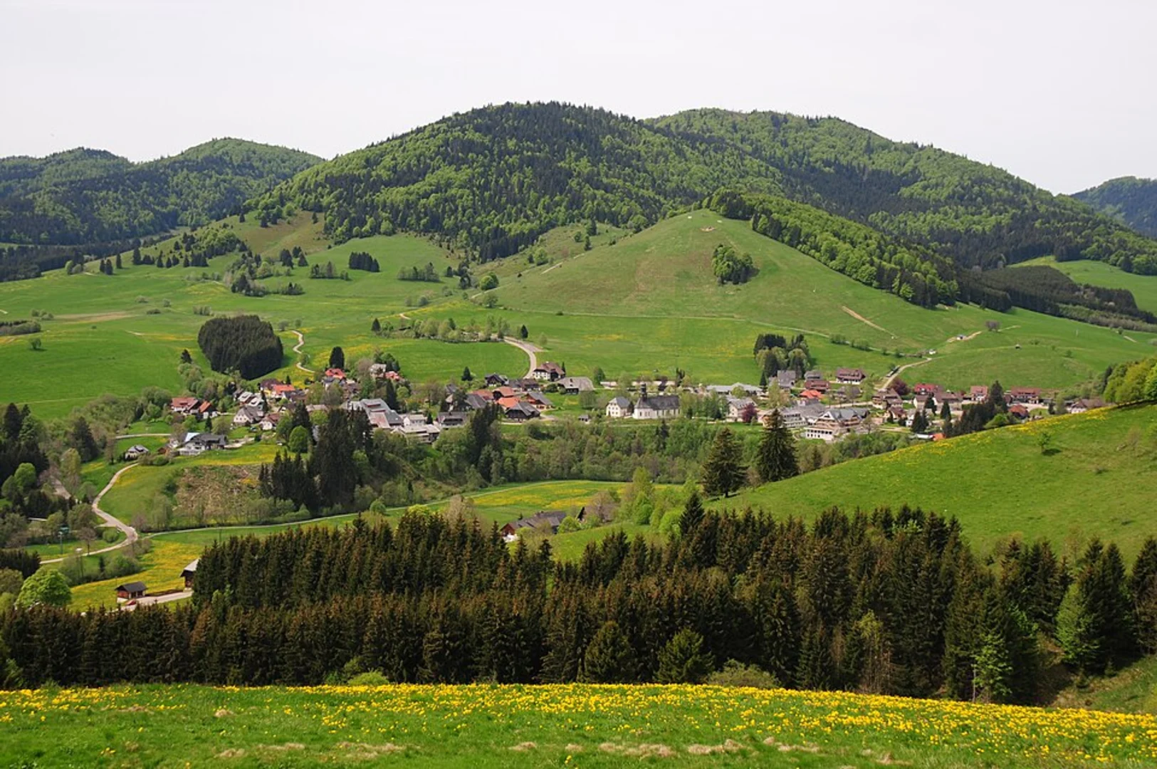 An image depicting the trail Brunnsteinhütte via Wanderweg and its surrounding area.