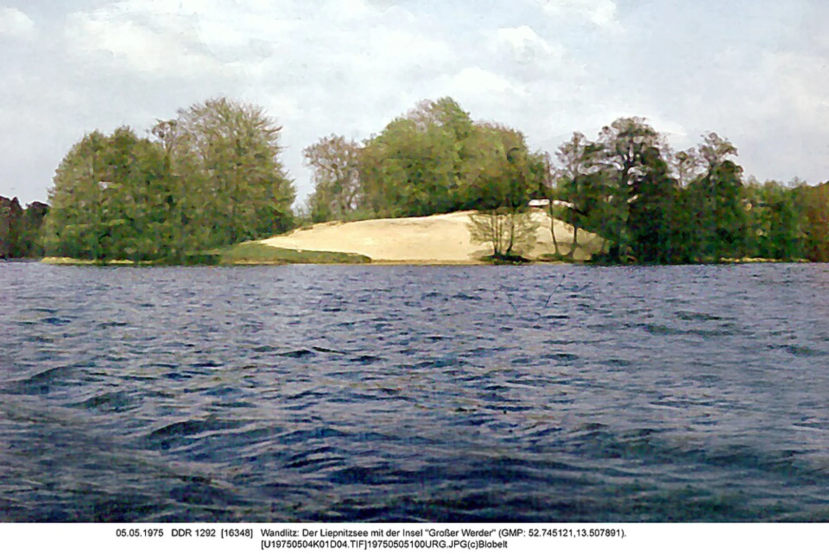 An image depicting the trail Liepnitzsee Loop from Wandlitzsee and its surrounding area.