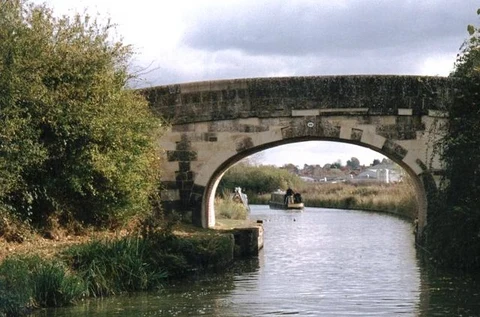 An image depicting the trail Wilcot Withy Bed and Wide Water and its surrounding area.