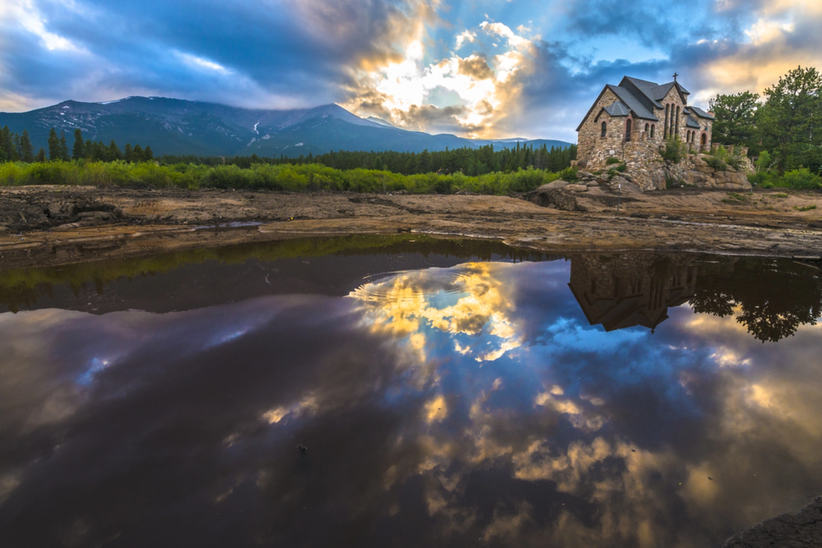 An image depicting the trail Allenspark Trail and its surrounding area.