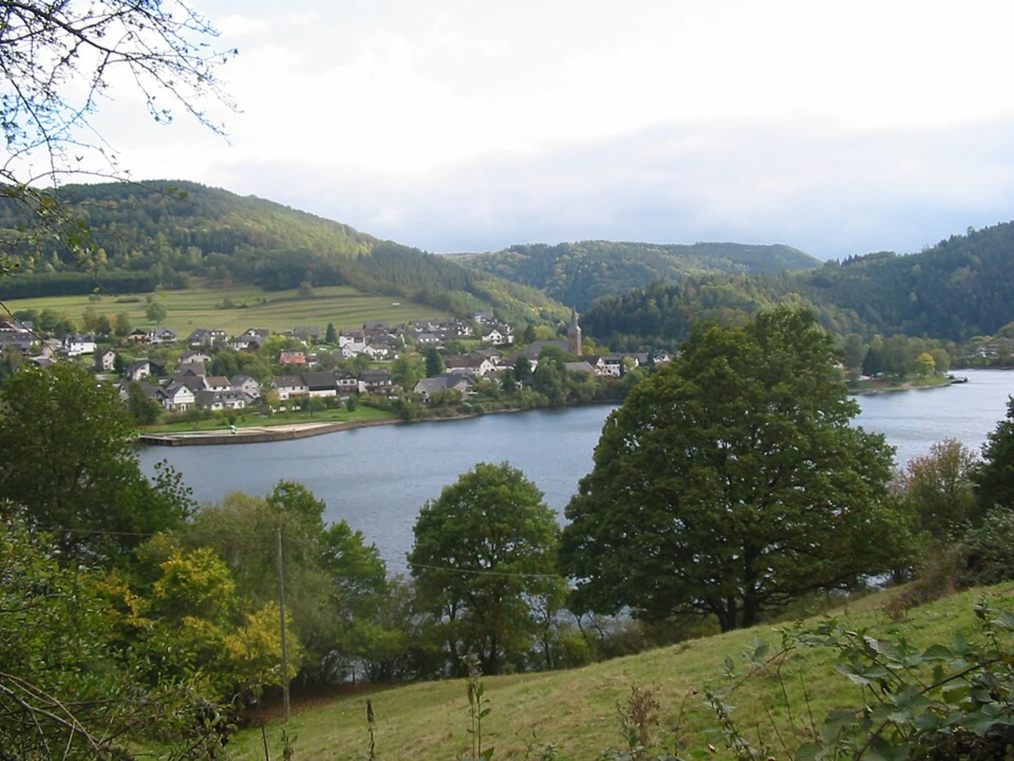 An image depicting the trail Einruhr - Sauermühle Loop and its surrounding area.