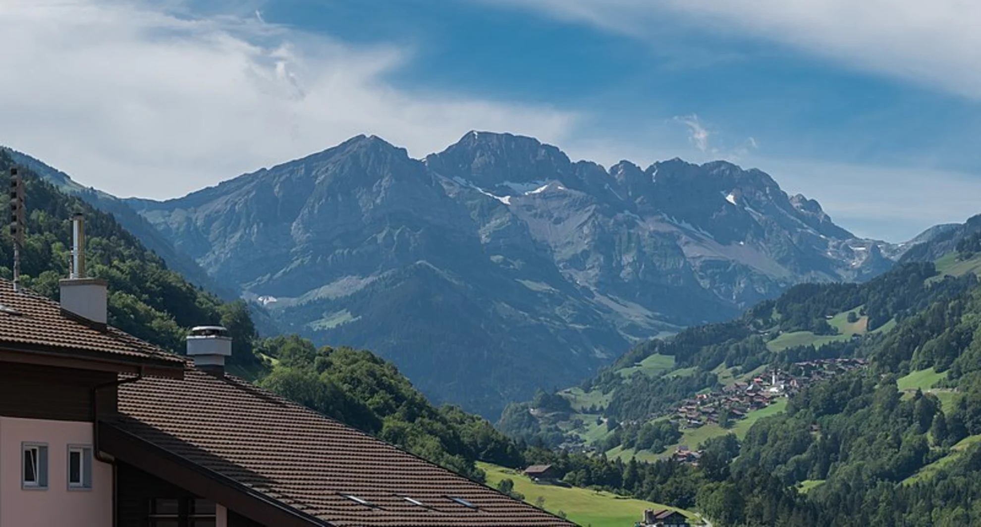 An image depicting the trail Champéry - Dents Blanches Trail and its surrounding area.