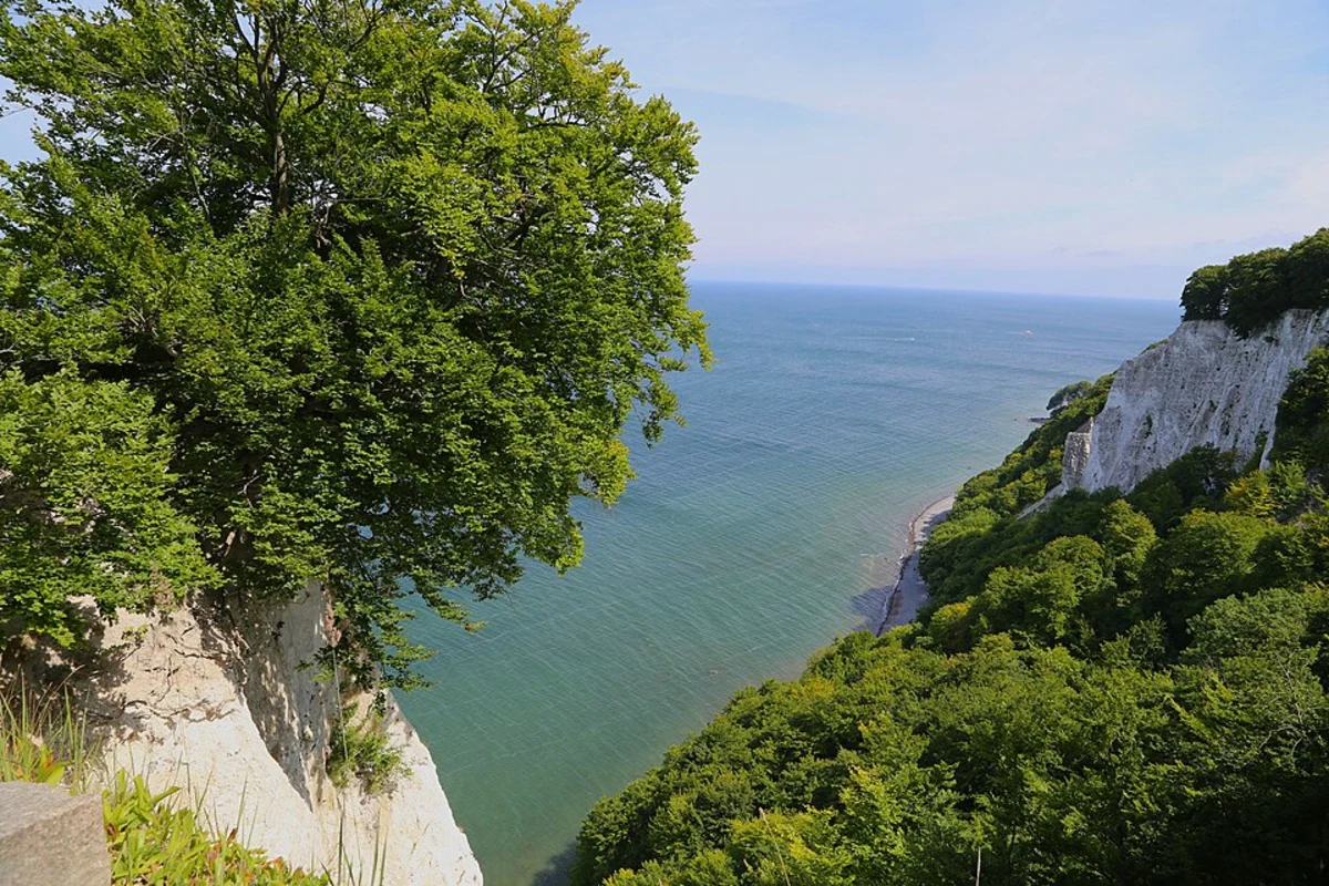 Herthasee, Herthabuche, Koenigsstuhl and Victoria-Sicht via Wanderweg zum Königsstuhl