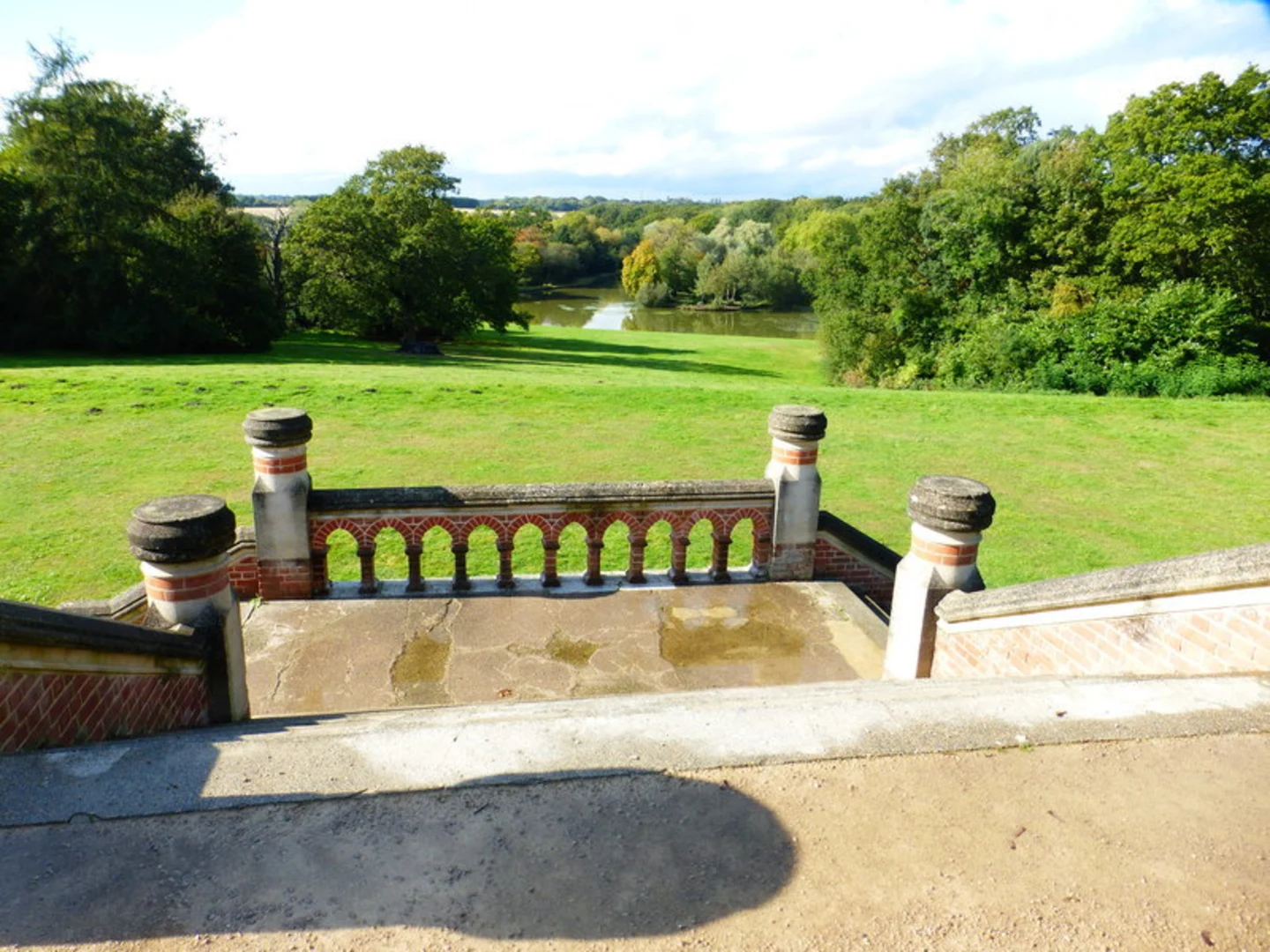 An image depicting the trail Staunton Country Park Loop and its surrounding area.