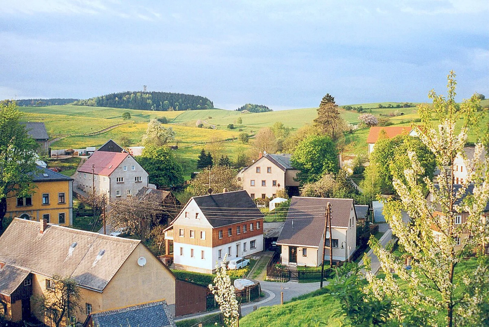 An image depicting the trail Emmabank, Weifberg and Hinterhermsdorf Loop and its surrounding area.
