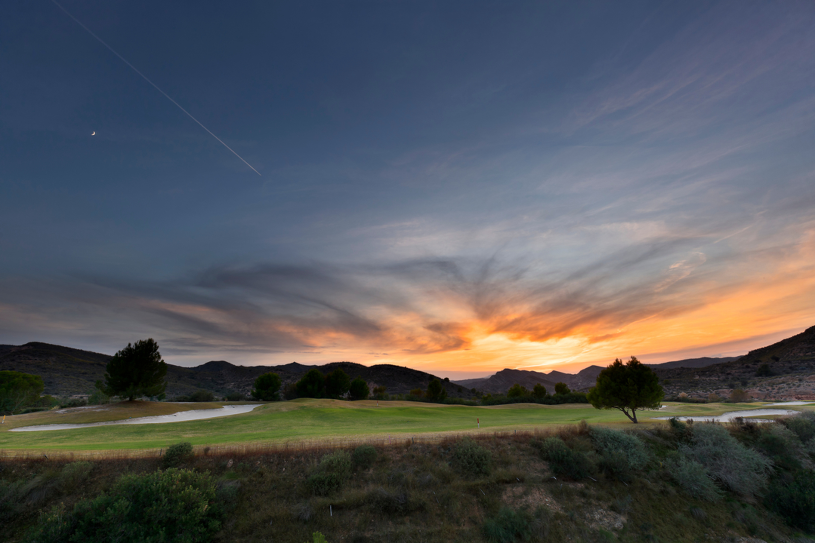 An image depicting the trail Monforte del Cid - Orito - Sierra de el Cid PR CV 342 and its surrounding area.