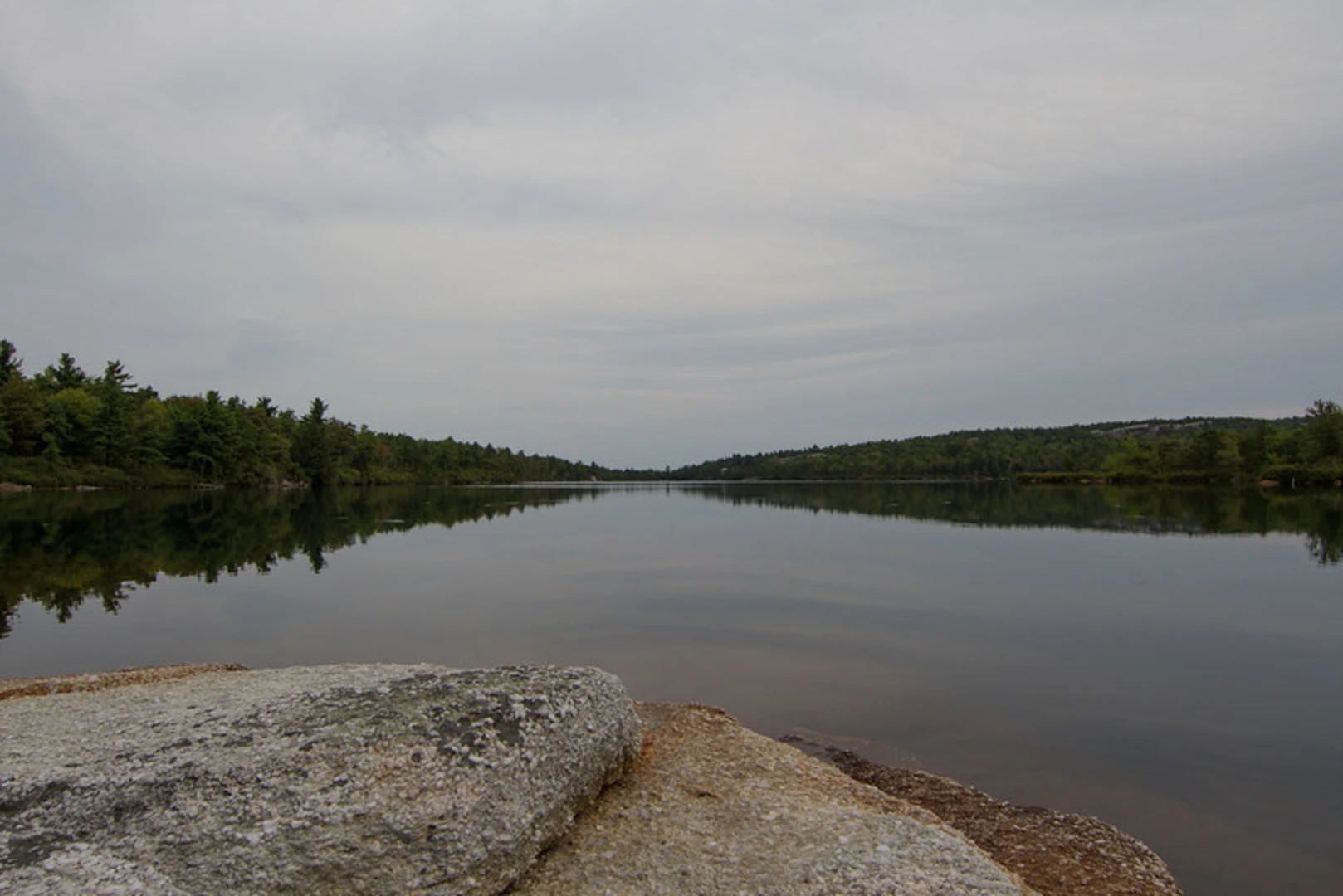 An image depicting the trail Lake Awosting Loop Trail and its surrounding area.