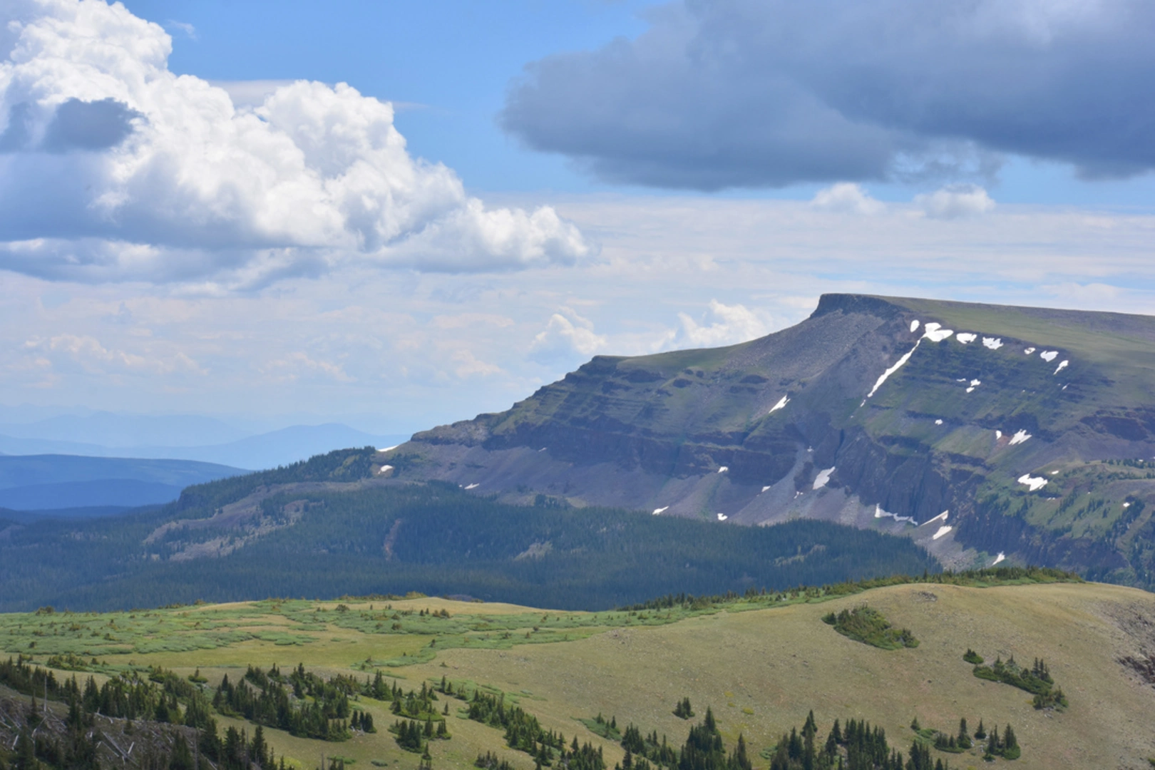 An image depicting the trail West Lost Lake via Chinese Wall Trail and its surrounding area.