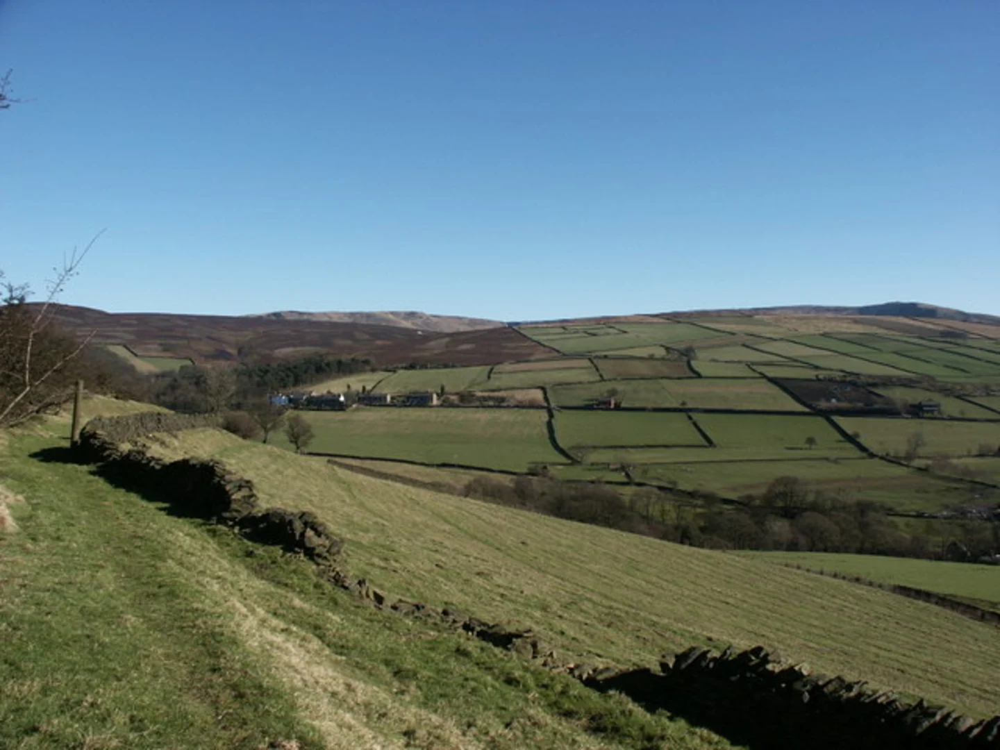 An image depicting the trail Hayfield and Thornsett Circular Walk and its surrounding area.