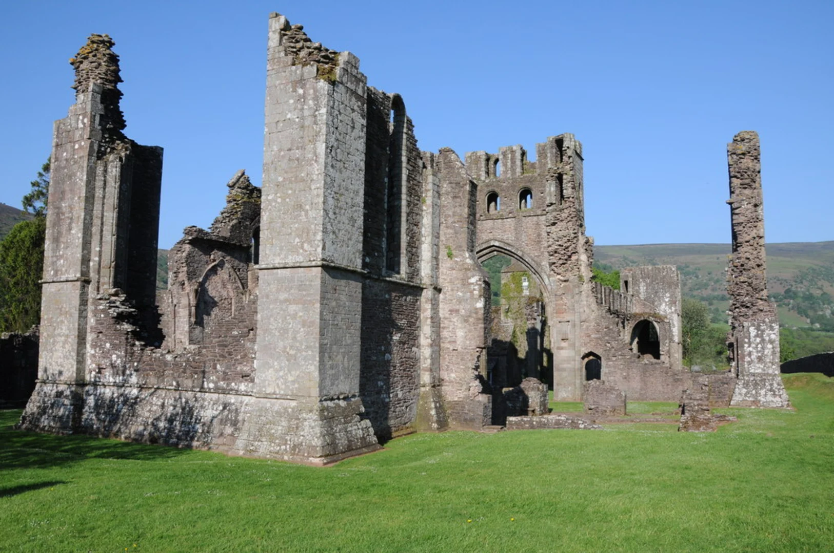 An image depicting the trail Llanthony Priory Circular Walk and its surrounding area.