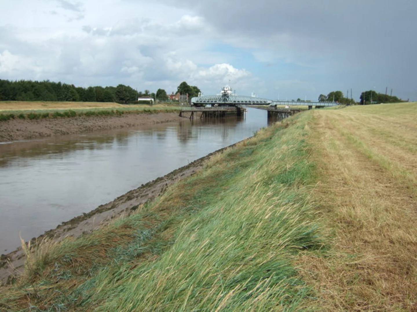 An image depicting the trail King's Lynn to Sutton Bridge Walk and its surrounding area.