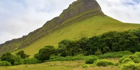 An image depicting the trail Benbulbin Diarmuid and Grainnes Bed and its surrounding area.