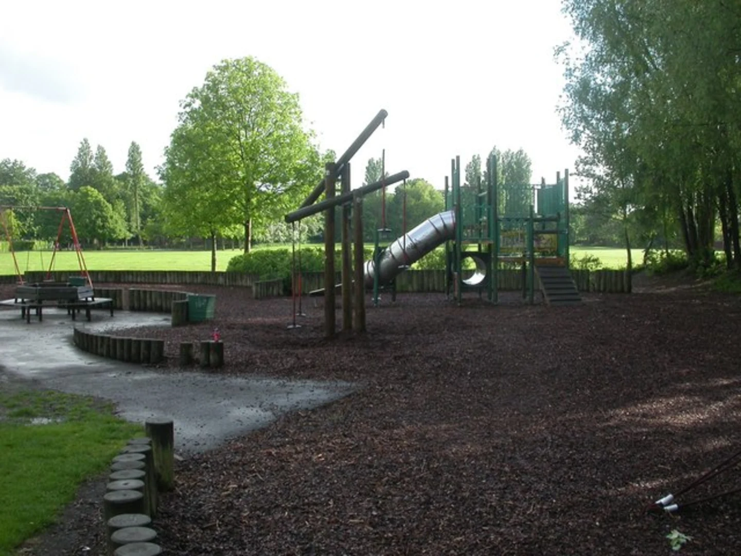 An image depicting the trail Longford Park Loop and its surrounding area.