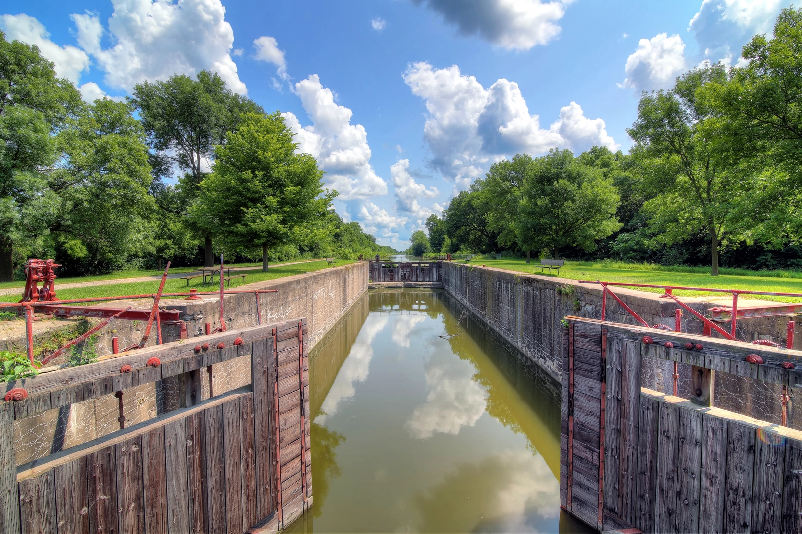 An image depicting the trail Hennepin Canal Parkway Trail and its surrounding area.