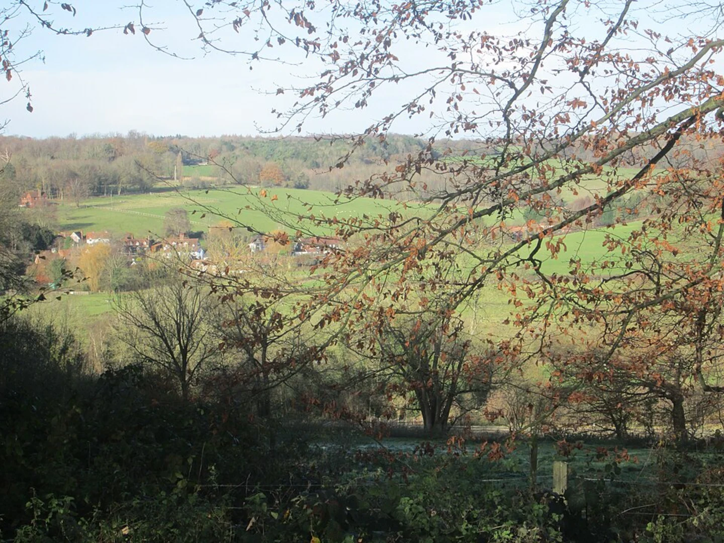 An image depicting the trail River Chess Loop - Chenies and its surrounding area.