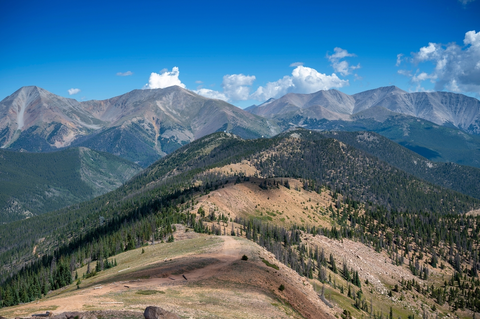 An image depicting the trail Basin View Trail and its surrounding area.