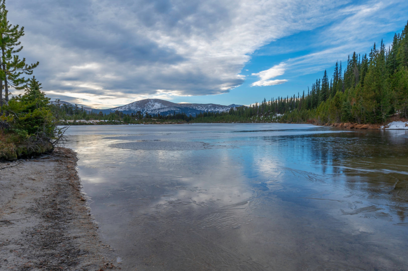 An image depicting the trail Sandbeach Lake Trail and its surrounding area.
