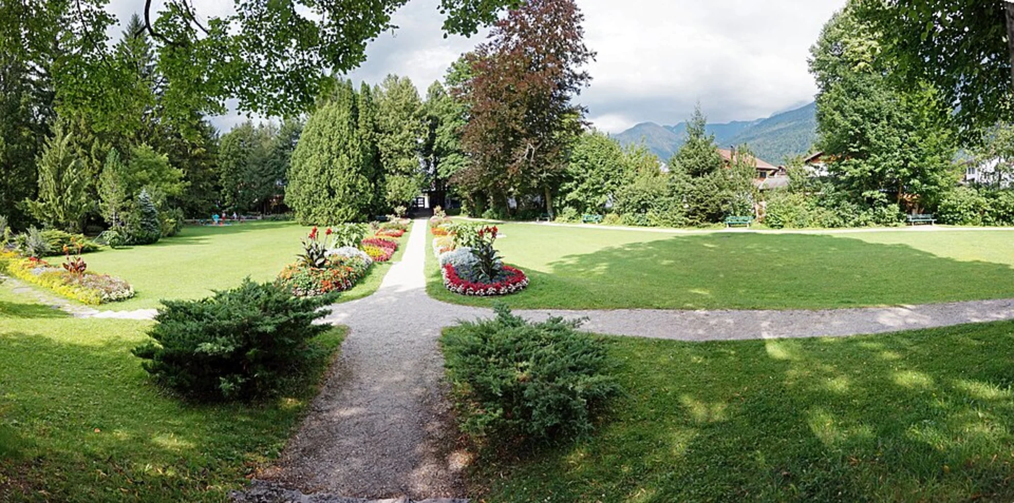 An image depicting the trail Ahr Loop via Ahrtalweg and its surrounding area.