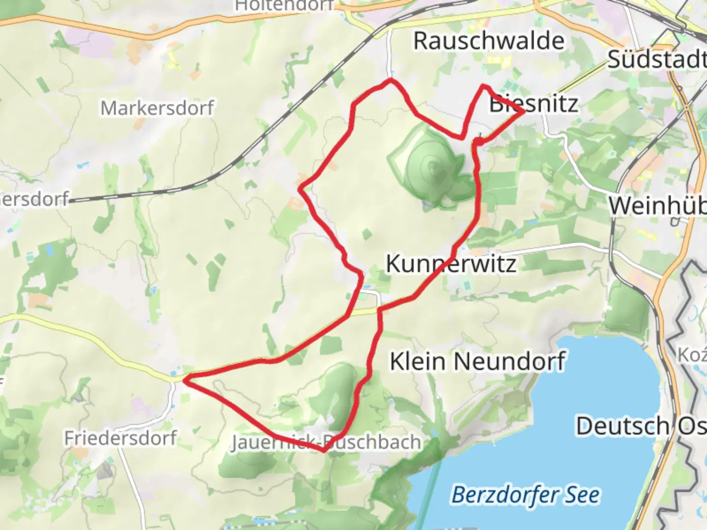 An image depicting the trail Landeskrone Loop and its surrounding area.
