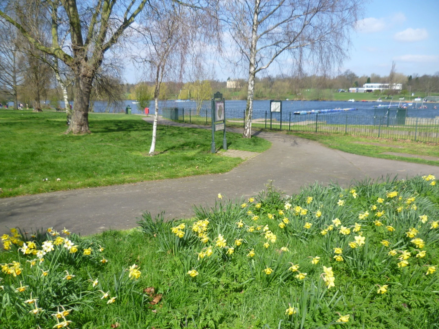 An image depicting the trail Danson Park Loop and its surrounding area.