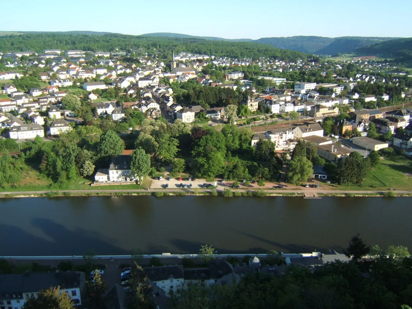 An image depicting the trail Oberer Waldsee via Beurig Rundweg and its surrounding area.