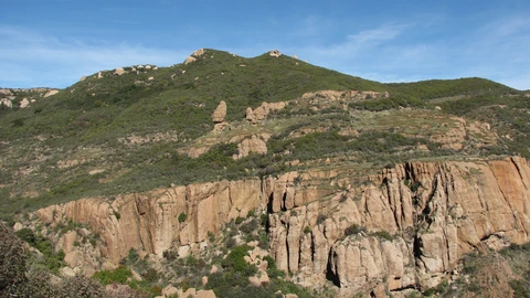 An image depicting the trail Mishe Mokwa Trail and its surrounding area.