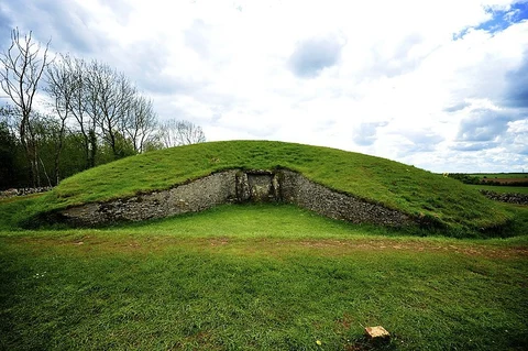 An image depicting the trail Winchcombe to Belas Knap Long Barrow and its surrounding area.
