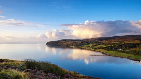 An image depicting the trail Kintyre Way and its surrounding area.