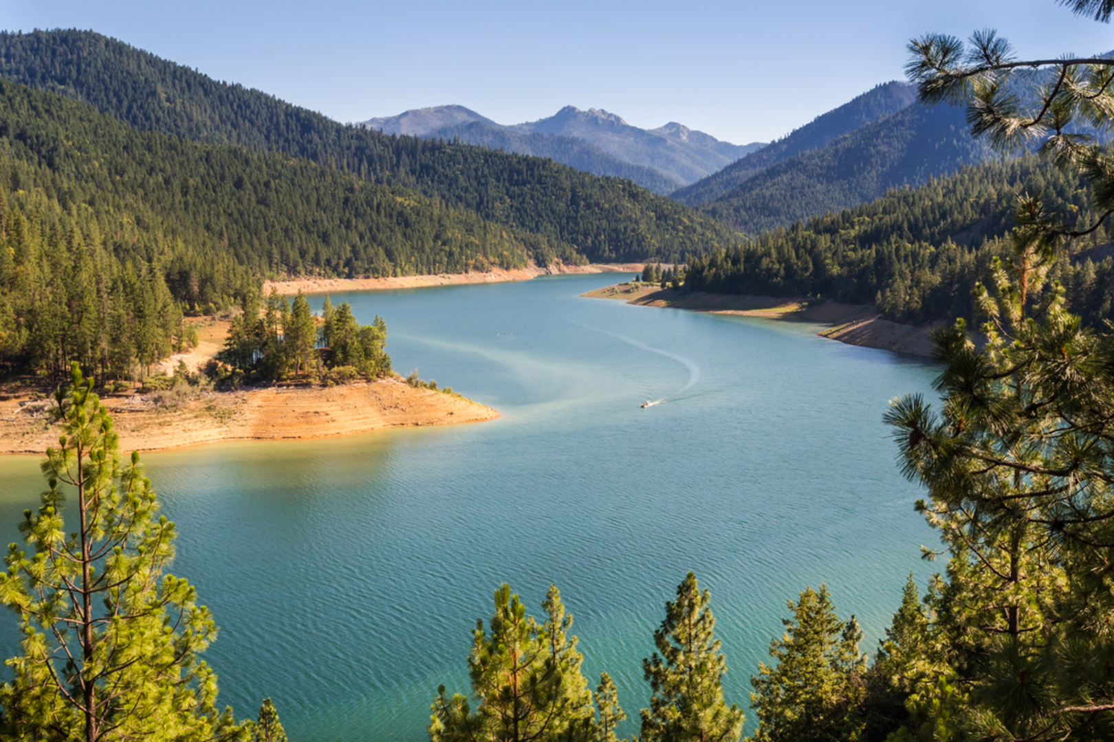 An image depicting the trail Collings Mountain Trail from Applegate Lake and its surrounding area.