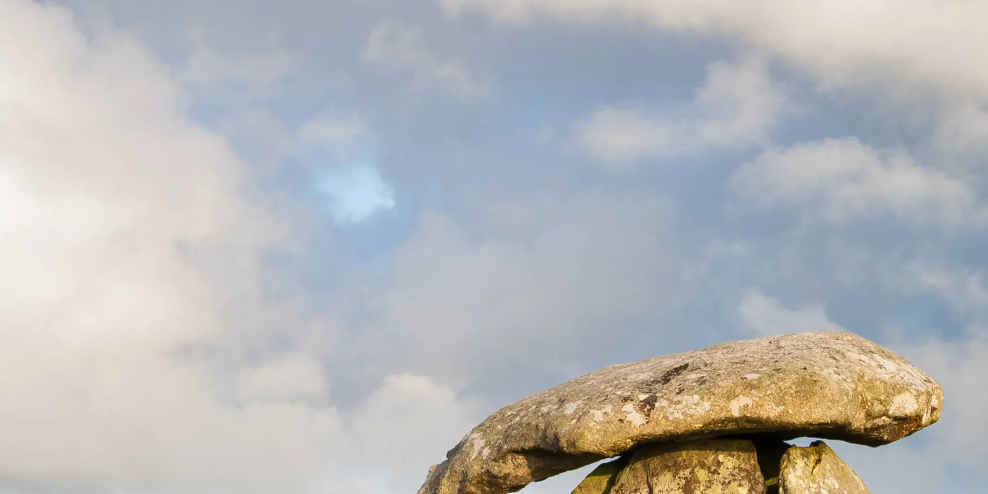 An image depicting the trail Chun Quoit and Carn Kenidjack and its surrounding area.